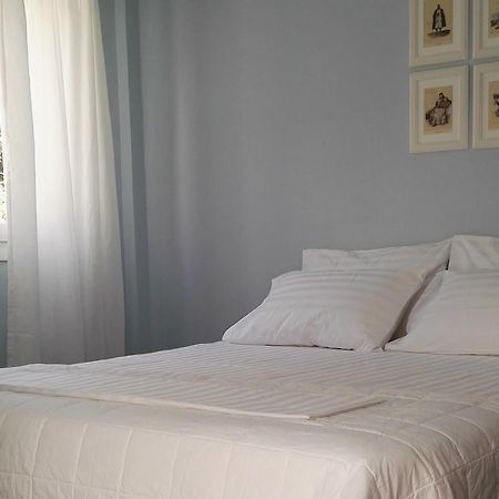 Paris Spacious Beach Apartment Loutráki Dış mekan fotoğraf