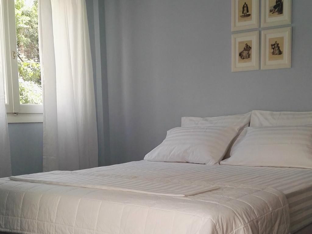 Paris Spacious Beach Apartment Loutráki Dış mekan fotoğraf
