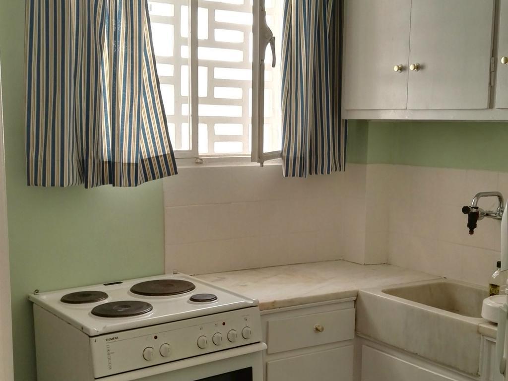 Paris Spacious Beach Apartment Loutráki Dış mekan fotoğraf